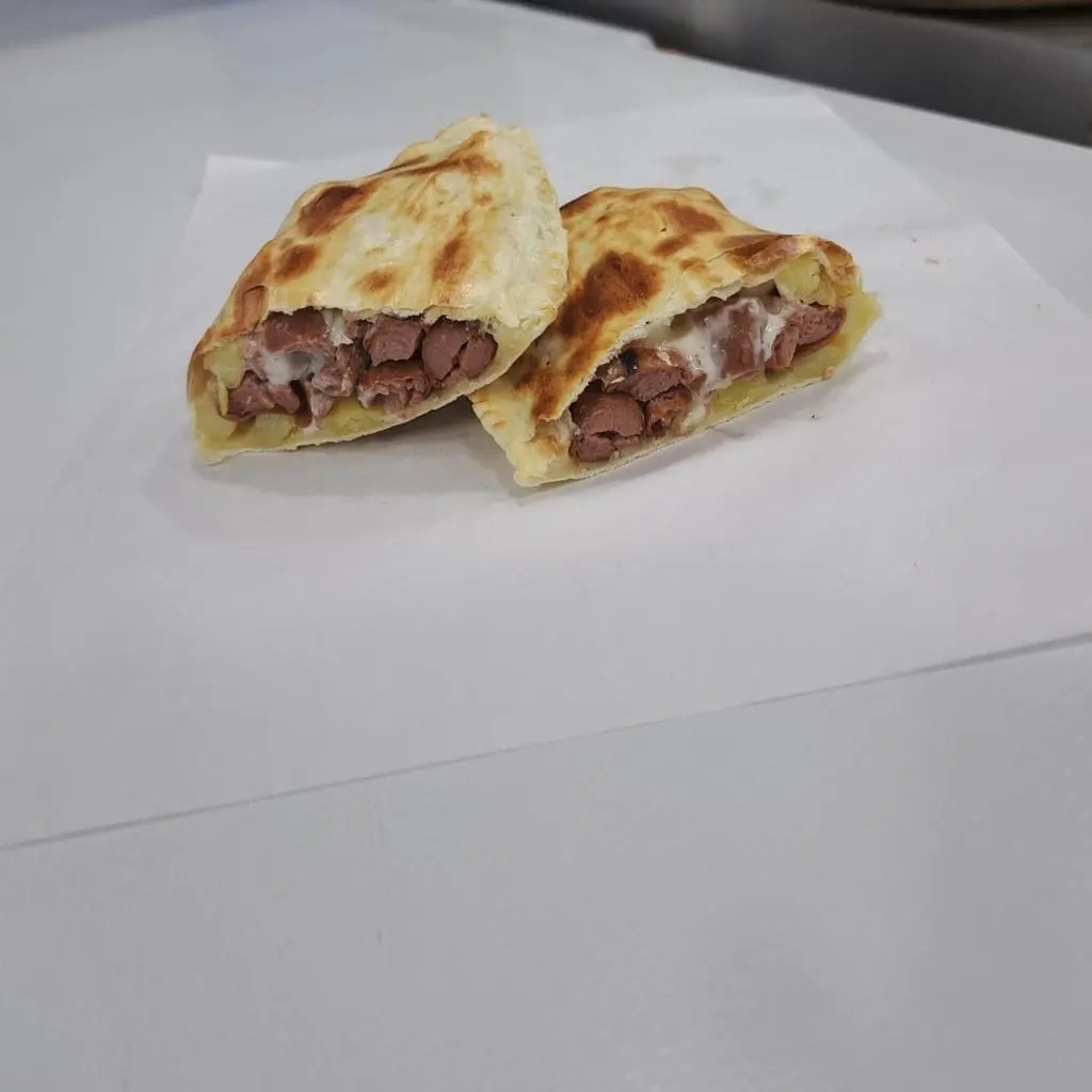 فطيرة نقانق